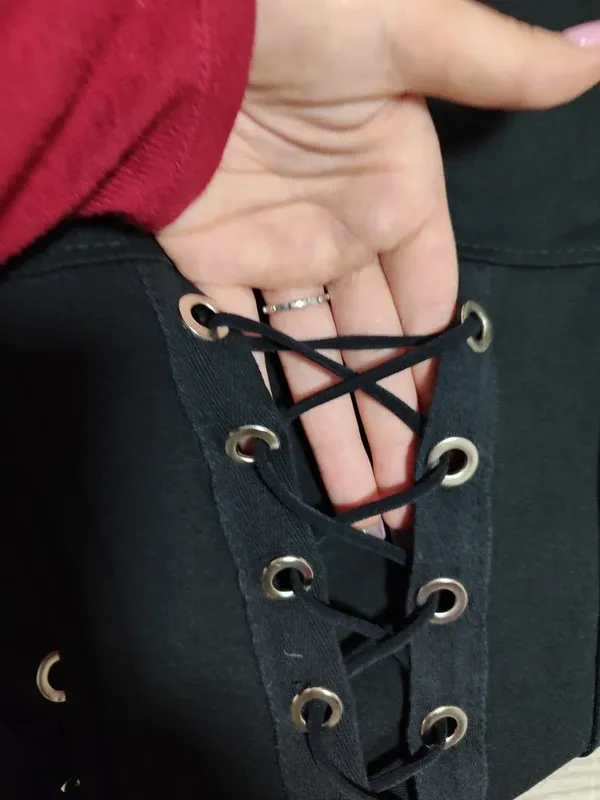 Leggings neri con lacci