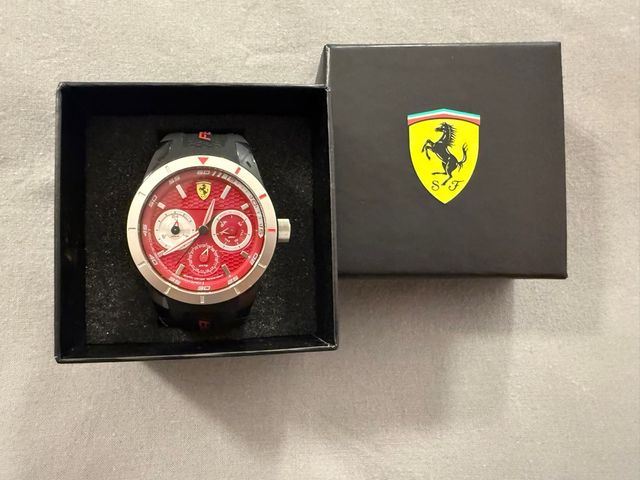 Reloj Ferrari Negro y Rojo