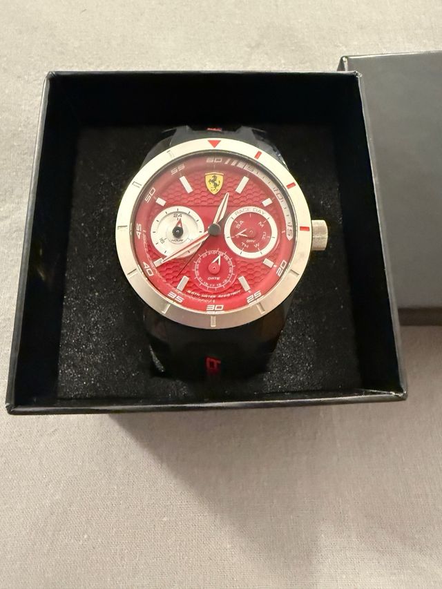 Reloj Ferrari Negro y Rojo