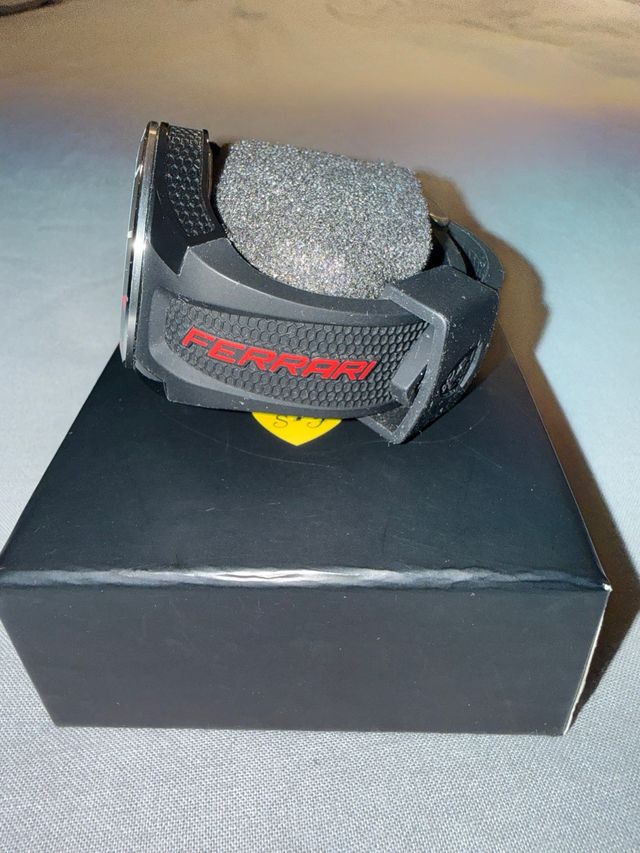 Reloj Ferrari Negro y Rojo