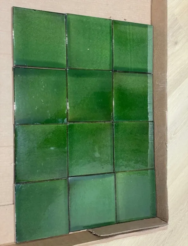 27 azulejos antiguos verdes brillantes
