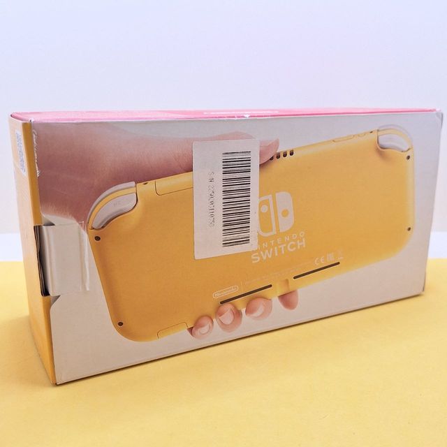 Nintendo Switch Lite Gialla Console Portatile