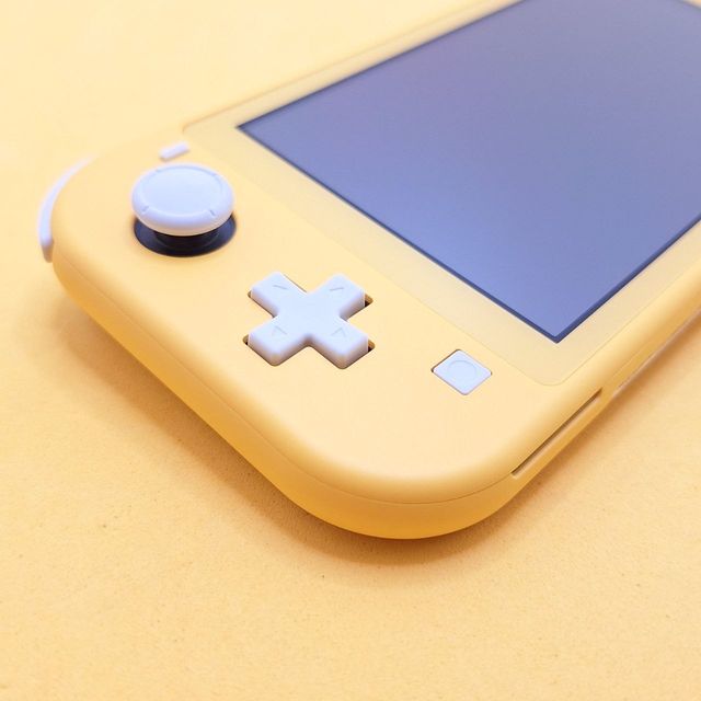 Nintendo Switch Lite Gialla Console Portatile