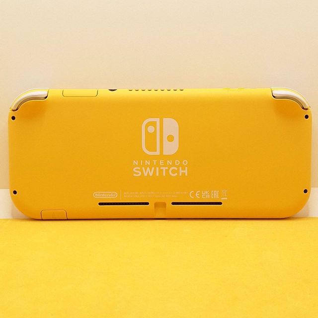 Nintendo Switch Lite Gialla Console Portatile