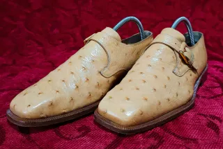 Zapatos Mauri Beige Piel de Avestruz Hebilla