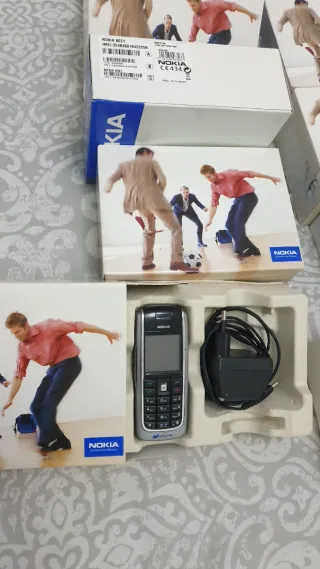 Nokia 6021 Teléfono Móvil 9 y un nokia mod 3109