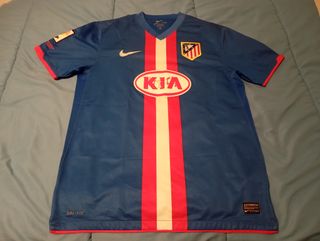 Camiseta Atlético de Madrid 2010/2011.