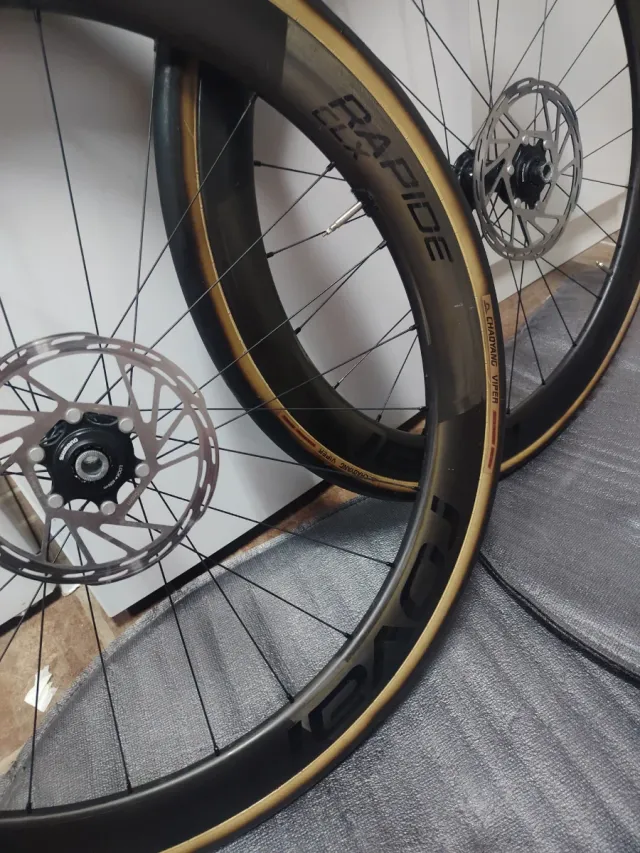 Ruedas de carbono Novatec R5