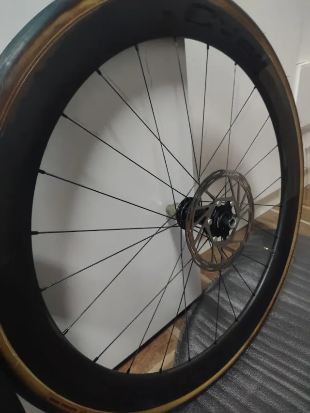 Ruedas de carbono Novatec R5