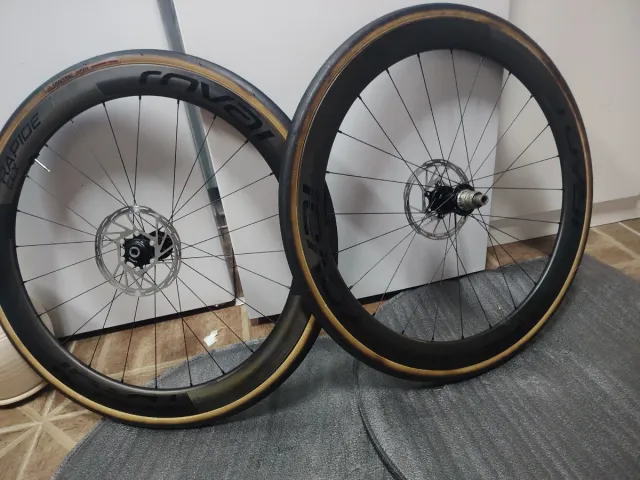 Ruedas de carbono Novatec R5