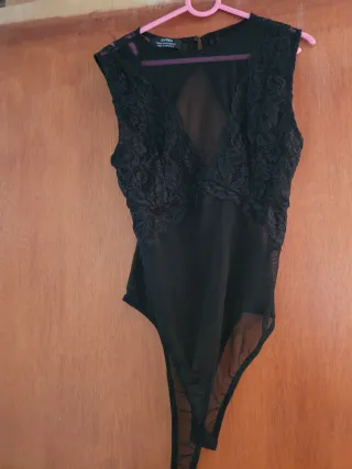 Body Bershka negro encaje