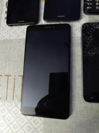 Lote móviles para piezas (Huawei, LG, Samsung, Son