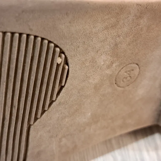 Botas imitación piel beige/marrón. Talla 34