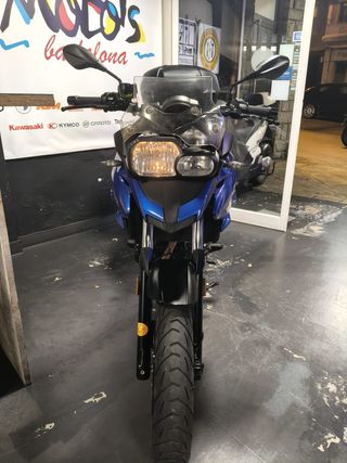 BMW F700GS del 2018 con suspensión electrónica