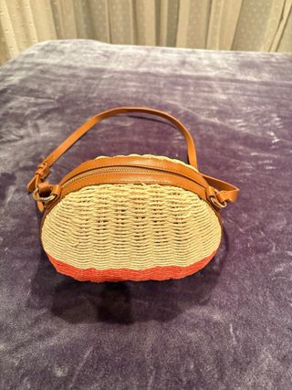 Bolso de mimbre Parfois beige y naranja