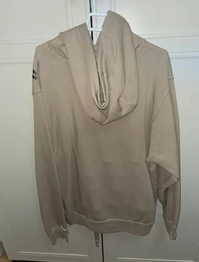 Sudadera Nike Beige y Negra