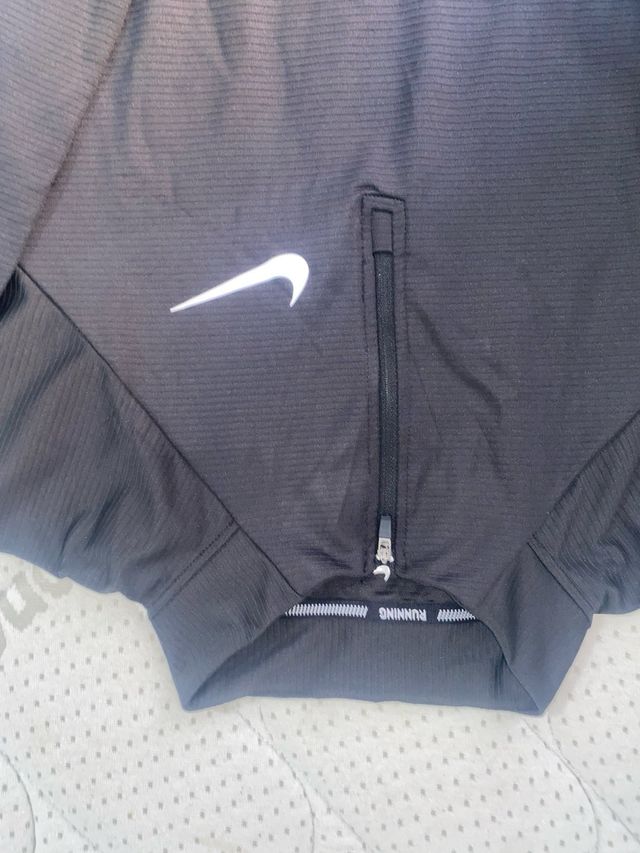 Conjunto Sudadera Nike Negra y Blanca