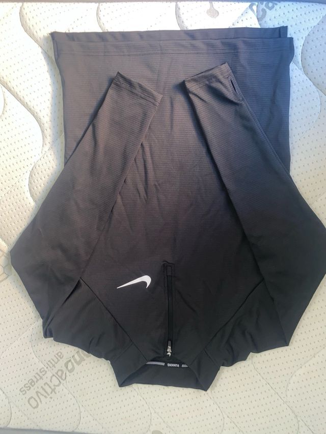 Conjunto Sudadera Nike Negra y Blanca