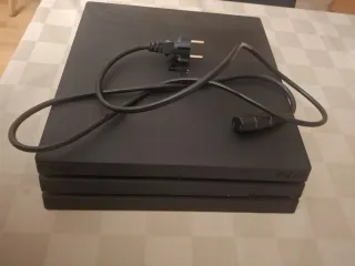 PS4 Pro 1TB Sony Negra amb dos comandaments