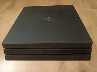 PS4 Pro 1TB Sony Negra amb dos comandaments