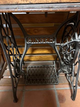 Máquina de coser Singer antigua