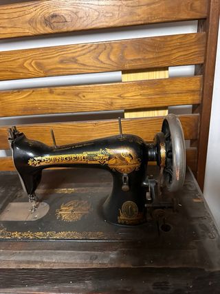 Máquina de coser Singer antigua