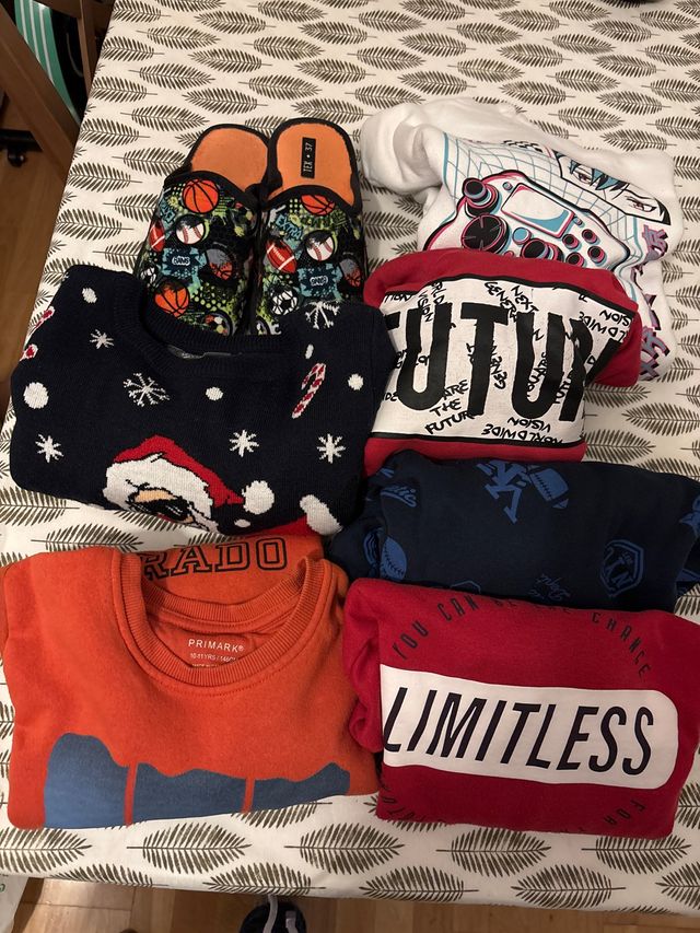 Lote Ropa: 5 Sudaderas, 1 Jersey, 1 Par Zapatillas