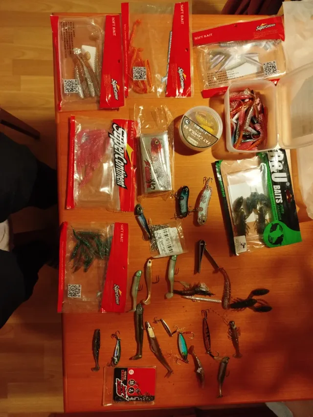Lote señuelos pesca spinning