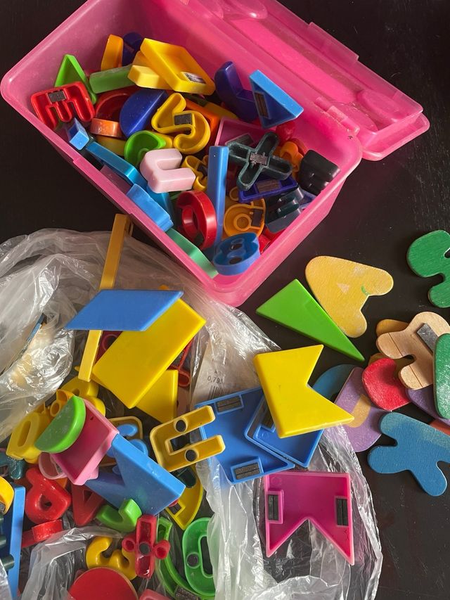 Piezas imantadas de colores