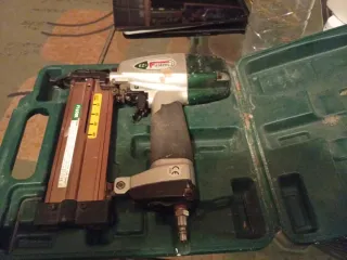 Clavadora Neumática EZ-Fasten