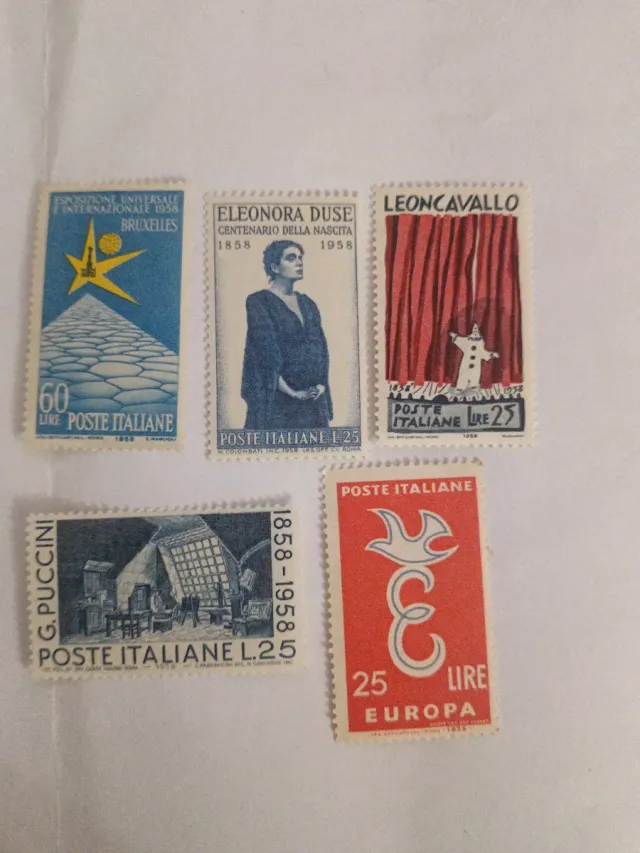 5 Francobolli Italiani 1956/58 Nuovi