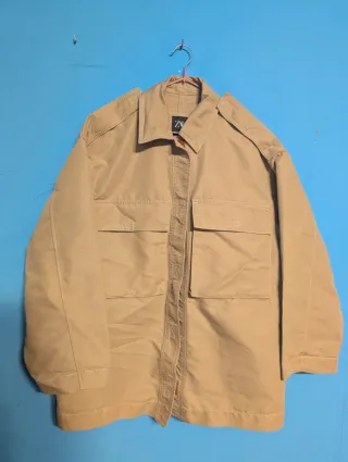 Cazadora Zara Beige Talla XS aunque vale para M, L