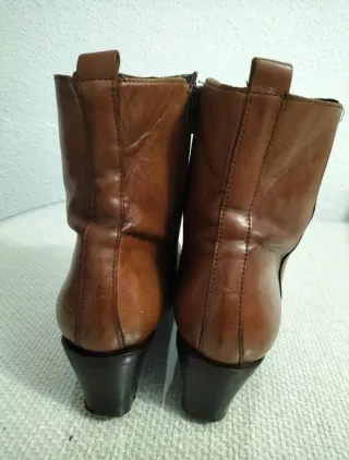 Botines de piel marrones