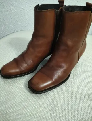 Botines de piel marrones
