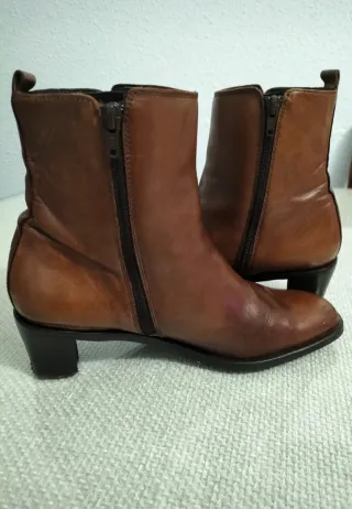Botines de piel marrones