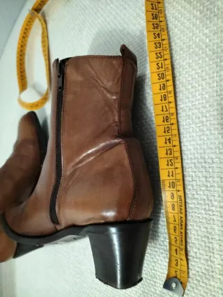 Botines de piel marrones