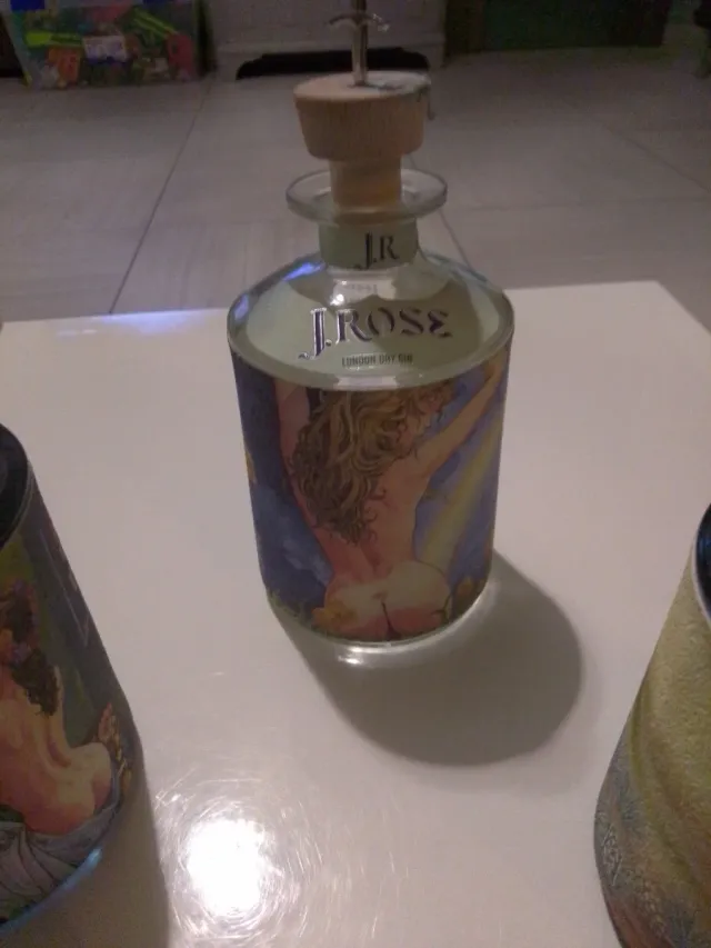 Bottiglie vuote J. Rose