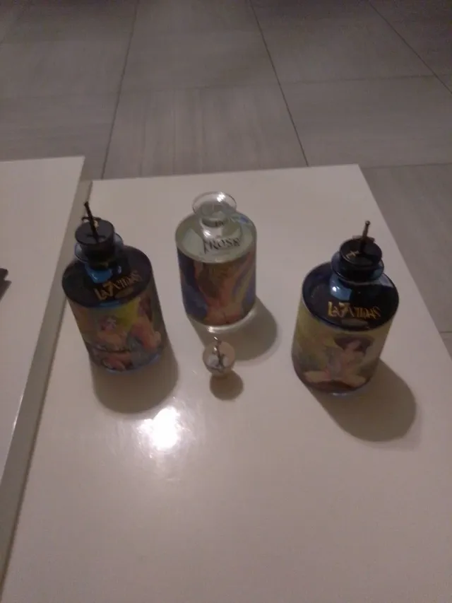 Bottiglie vuote J. Rose