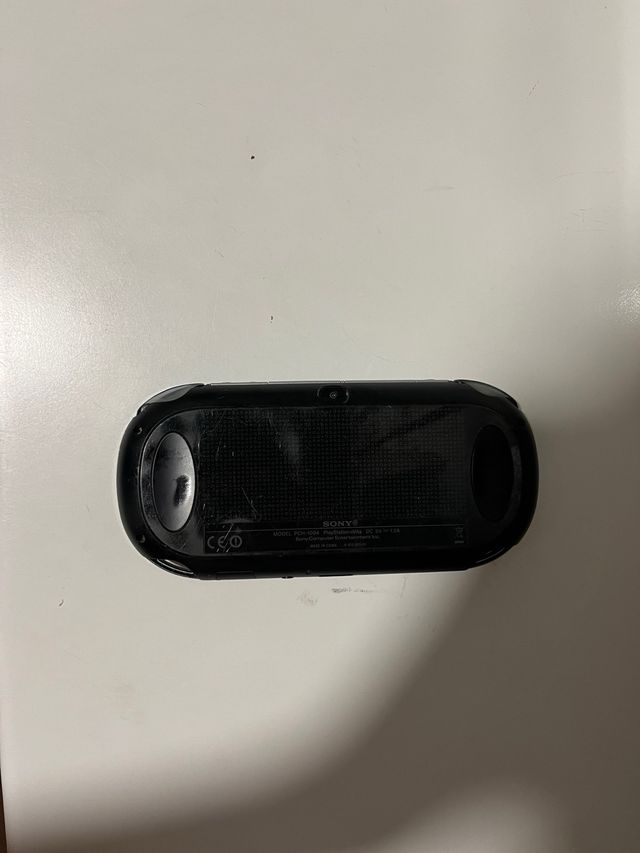 PS Vita PCH-1004 Negra