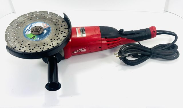 Amoladora Milwaukee AG 22-230