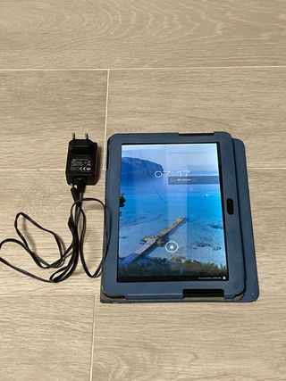 Tablet bq azul con cargador