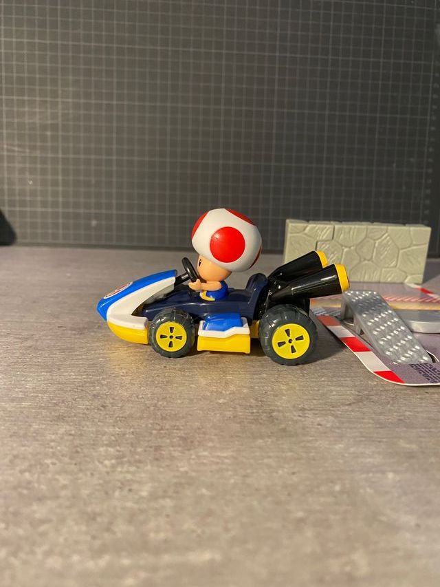 Kinder Gran Sorpresa Super Mario Kart Toad