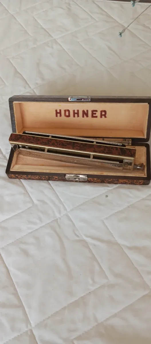 Armónica HOHNER Antigua con Estuche