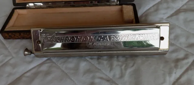 Armónica HOHNER Antigua con Estuche