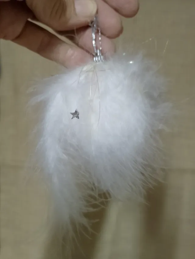 Lote de bolas decorativas de penas vermelhas e brancas