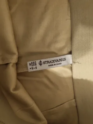 Pantalón de cuero beige