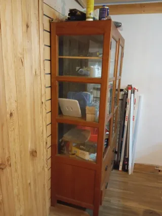 Armario madera teca con puertas cristal