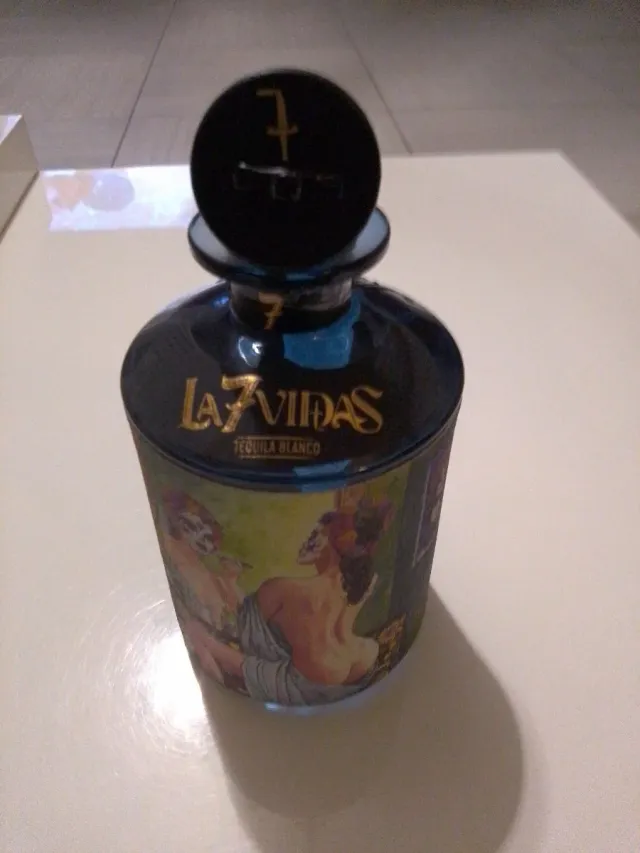 Bottiglia vuota La 7 Vidas Tequila Blanco