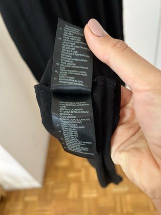 Vestito lungo nero con volant