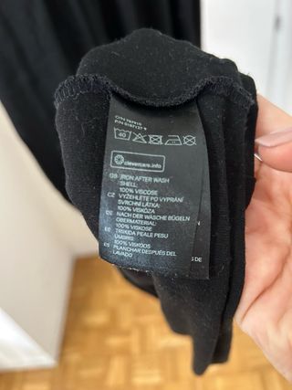 Vestito lungo nero con volant